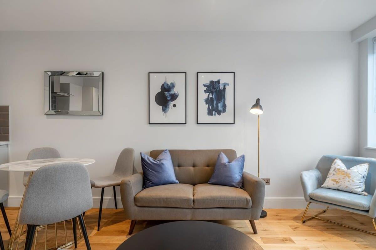 Lovely 1 Bedroom Apartment In The Heart Of Eastleigh Εξωτερικό φωτογραφία
